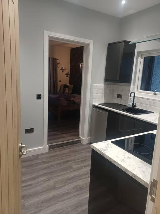 ברידג'נד Beautiful Masons Hideaway Studio Apartment מראה חיצוני תמונה