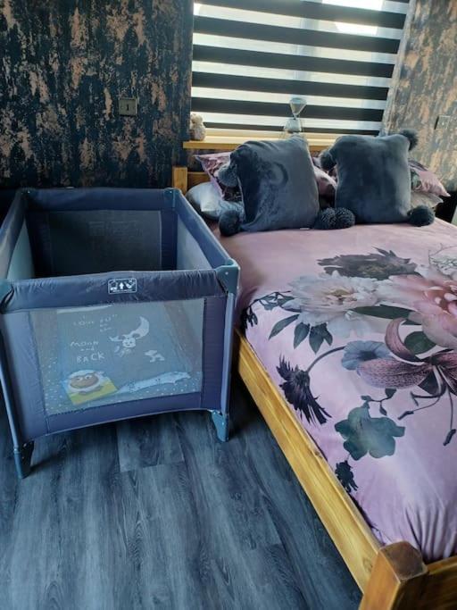 ברידג'נד Beautiful Masons Hideaway Studio Apartment מראה חיצוני תמונה